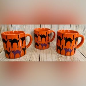 Crate & Barrel Halloween Scaredy Cat
Small Mugs